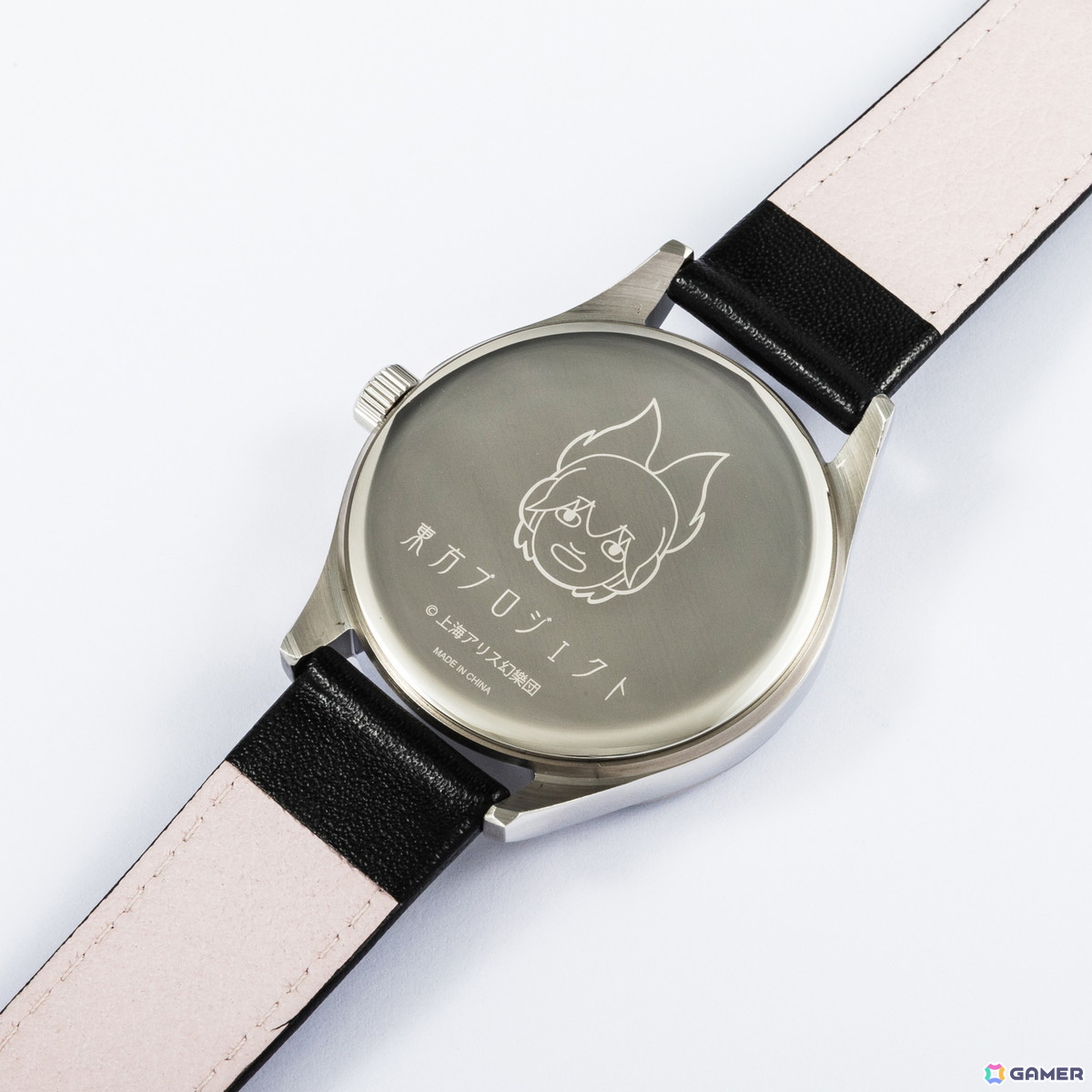 「東方Project」の古明地こいしと秦こころをモチーフとしたアイテムが登場！スニーカーや腕時計がラインナップの画像30