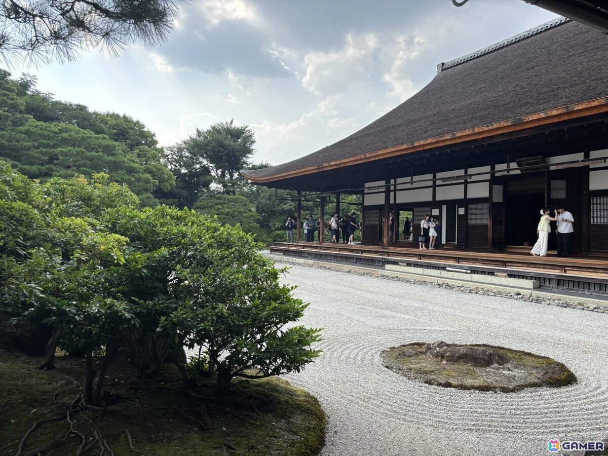 激しく余談であるが、この日の最高気温は38℃ほどだった。察してほしい。