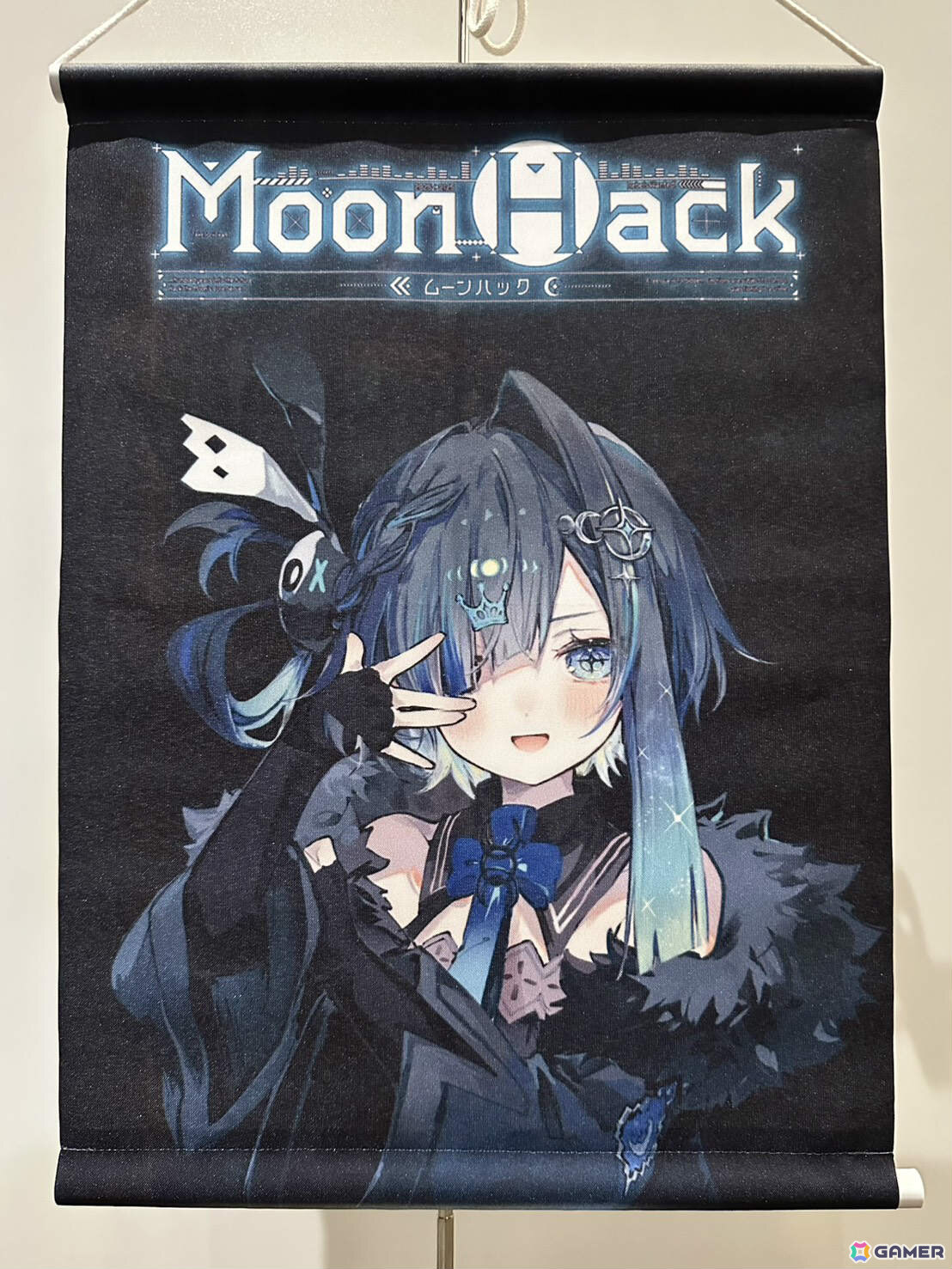ピシッとポーズを決めた月読カグヤが目印です。