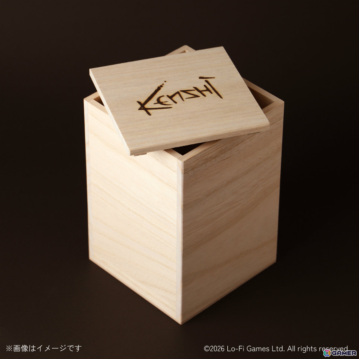 「Kenshi」ゲーム内の“酒”を再現したオリジナル日本酒「傑作等級の酒」がクランドで販売開始!の画像