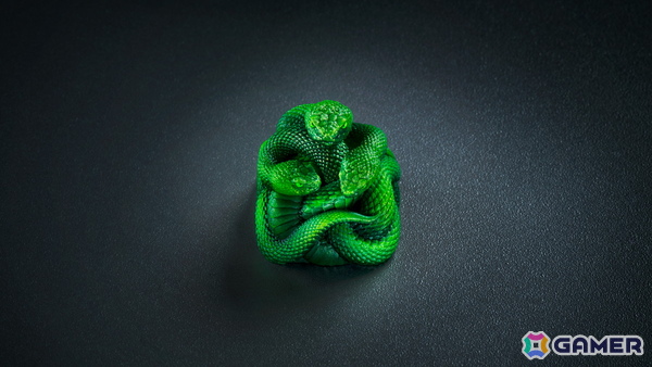Razer初のArtisan Keycap「Triple-Headed Snake Edition」が発表―象徴的な三つ首の蛇をハンドフィニッシュで仕上げたコレクターズアイテムとしての逸品の画像1