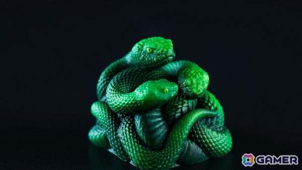 Razer初のArtisan Keycap「Triple-Headed Snake Edition」が発表―象徴的な三つ首の蛇をハンドフィニッシュで仕上げたコレクターズアイテムとしての逸品の画像2