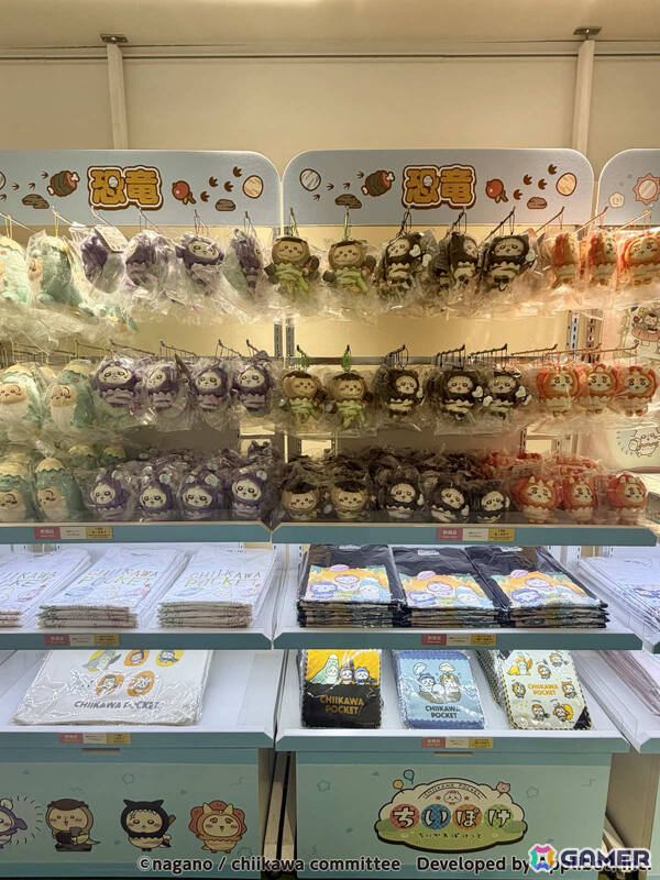 「ちいかわぽけっと POP UP STORE」東京会場のレポートが公開！恐竜とアリスをモチーフにした新作グッズがずらりの画像7