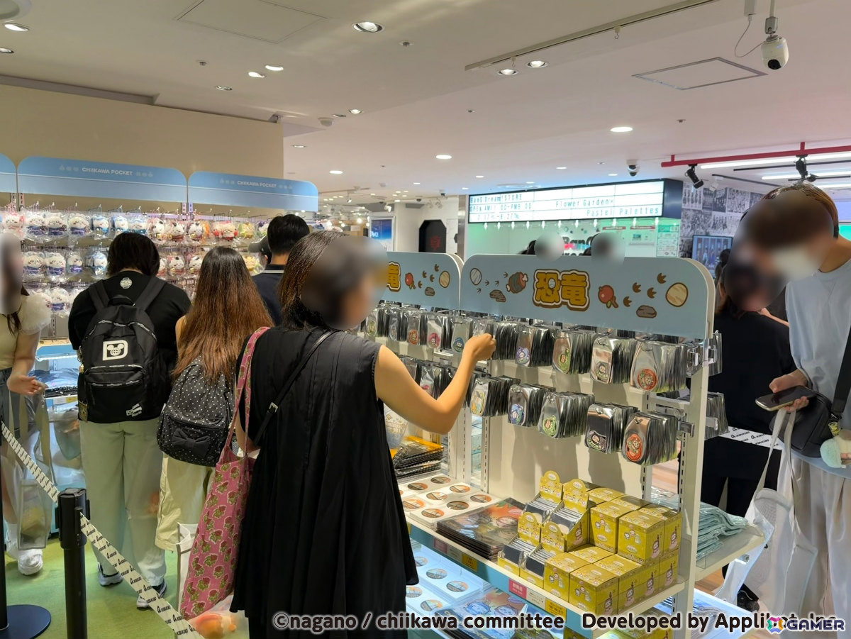 「ちいかわぽけっと POP UP STORE」東京会場のレポートが公開!恐竜とアリスをモチーフにした新作グッズがずらりの画像