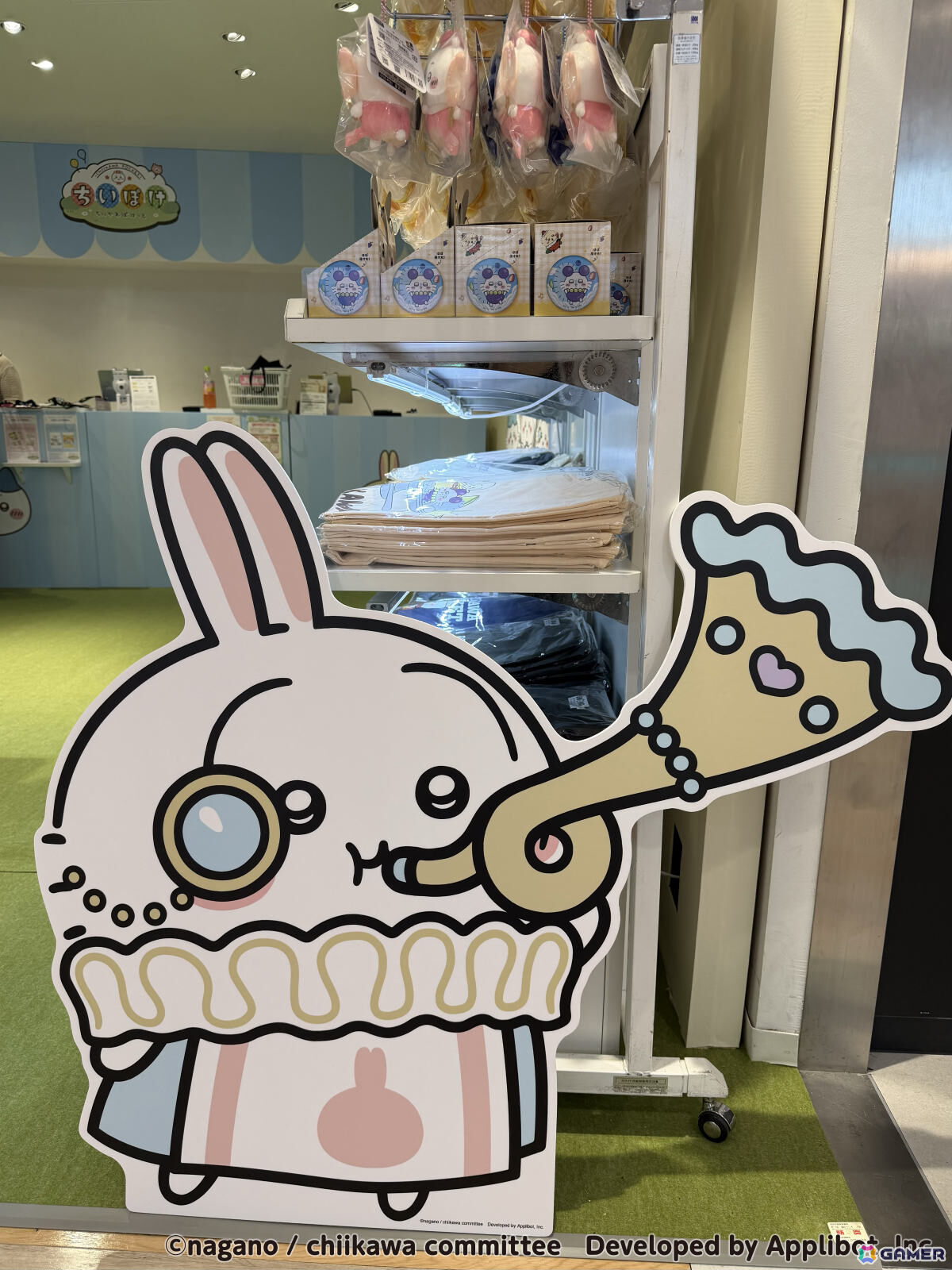 「ちいかわぽけっと POP UP STORE」東京会場のレポートが公開!恐竜とアリスをモチーフにした新作グッズがずらりの画像