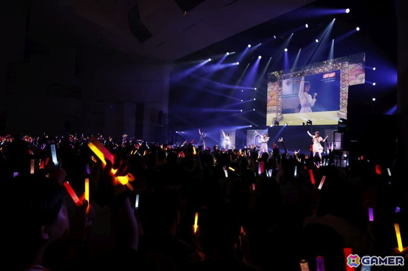 「学マス LIVE TOUR -標-」福井公演レポ――4人がそれぞれ新曲をサプライズ披露、アンコールのめがね姿も沸くの画像