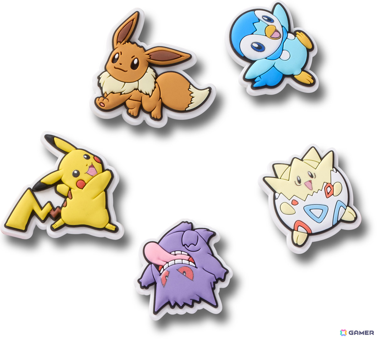 クロックスがポケモン30周年を祝う特別なアイテムを発売!モンスターボールを主役にしたクラシック クロッグやイーブイたちのジビッツ チャームが登場の画像