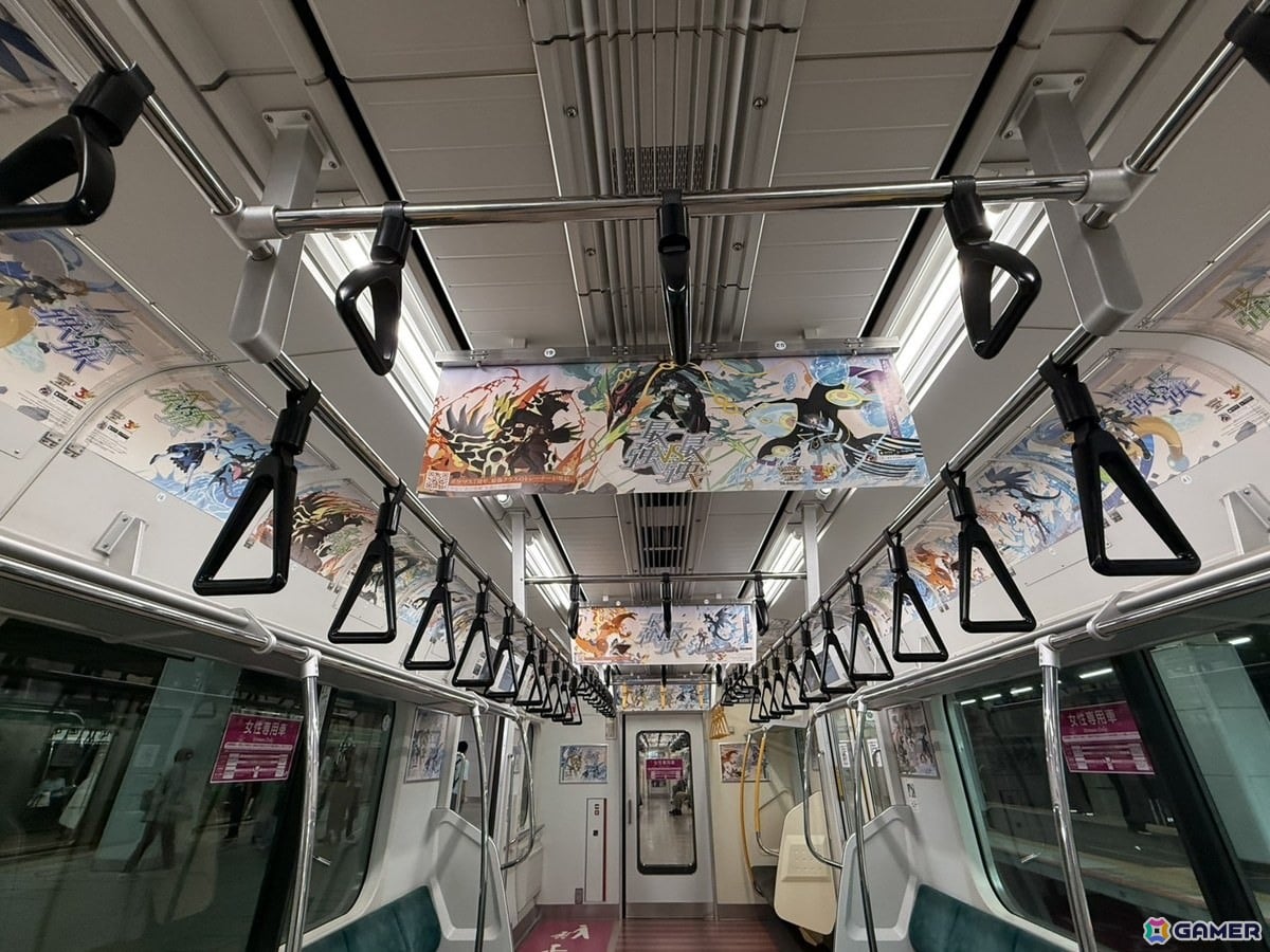 「ポケモンマスターズ EX」7周年記念で埼京線車内を期間限定ジャック!「最強vs最強」のポスターなどを掲載の画像