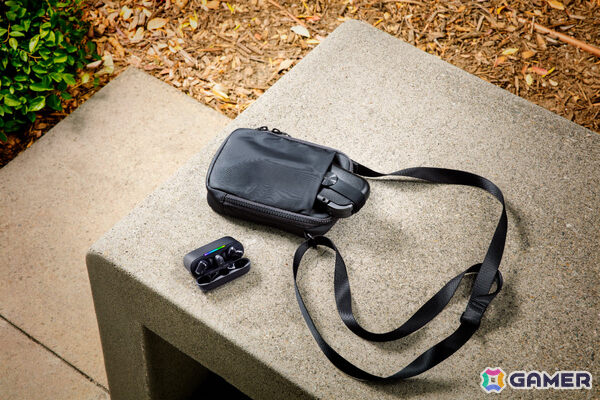 ツイストして開く折りたたみ設計の超ポータブルなiOS/Android向けコントローラー「Razer Prio」が9月11日に発売!の画像