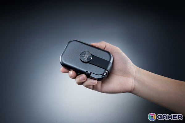 ツイストして開く折りたたみ設計の超ポータブルなiOS/Android向けコントローラー「Razer Prio」が9月11日に発売!の画像