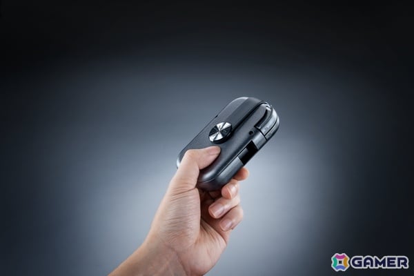 ツイストして開く折りたたみ設計の超ポータブルなiOS/Android向けコントローラー「Razer Prio」が9月11日に発売!の画像
