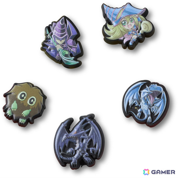 クロックスと「遊☆戯☆王デュエルモンスターズ」の初となるコラボコレクションが9月9日に日本先行発売！の画像