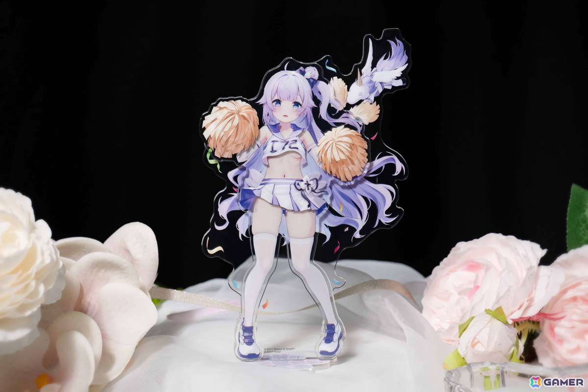 「アズレン」9周年記念グッズがYostar OFFICIAL SHOP ONLINEで受注販売中!今年も衝撃的な絵面のグッズがラインナップの画像