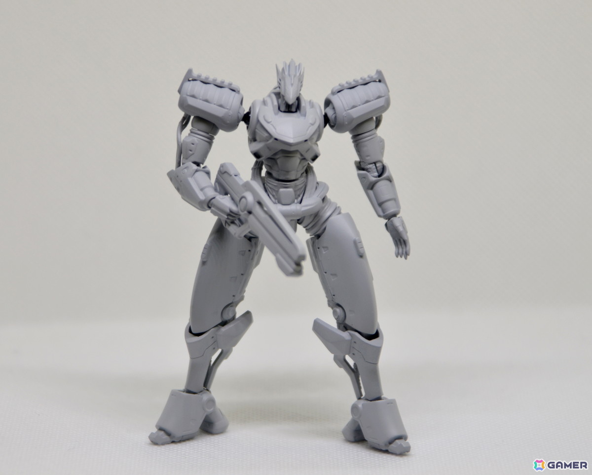 小型機の1種「ジュンディハジム」ほか計3体を展示します。