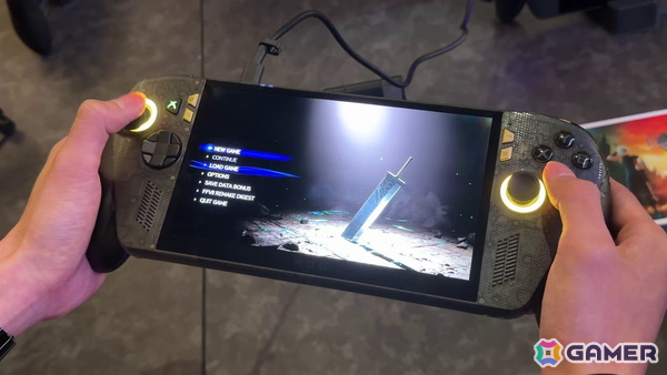 ROG20周年記念モデル「ROG XBOX Ally X20」はスケルトンデザインが魅力的！可変式D-Padや7.4型有機ELパネルなどに注目の画像16
