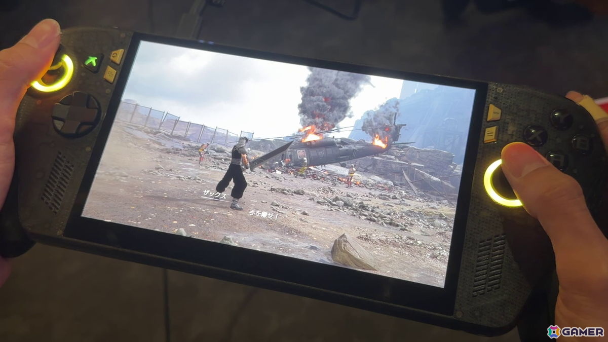 ROG20周年記念モデル「ROG XBOX Ally X20」はスケルトンデザインが魅力的！可変式D-Padや7.4型有機ELパネルなどに注目の画像