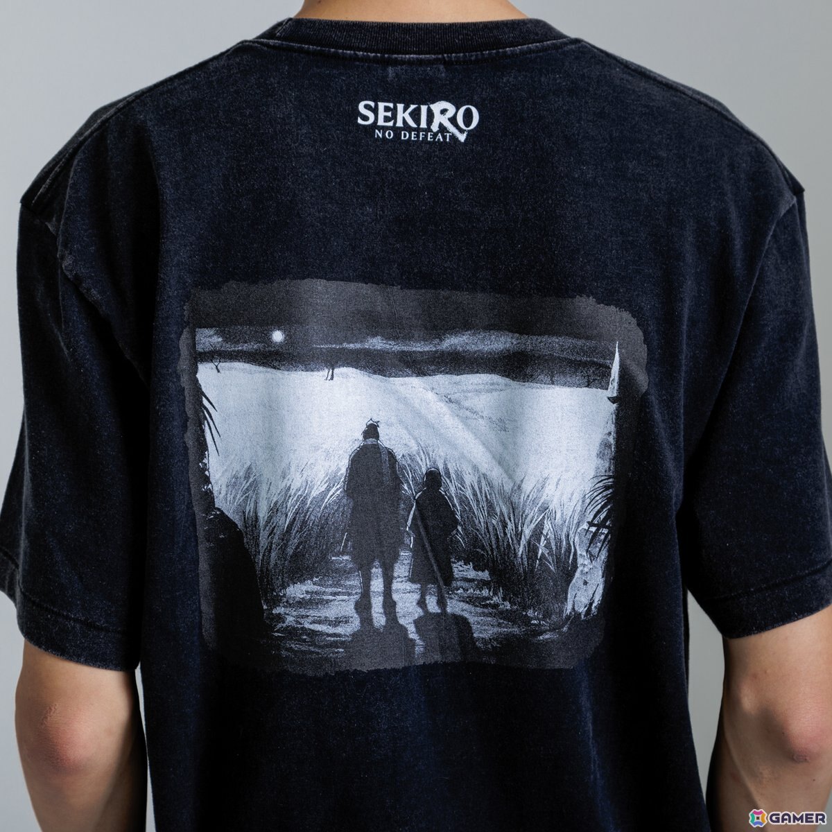 アニメ「SEKIRO: NO DEFEAT」コラボのTシャツ＆パーカーがSuperGroupiesより登場！狼や九郎、葦名弦一郎の印象的なシーンを活かしたデザインにの画像16