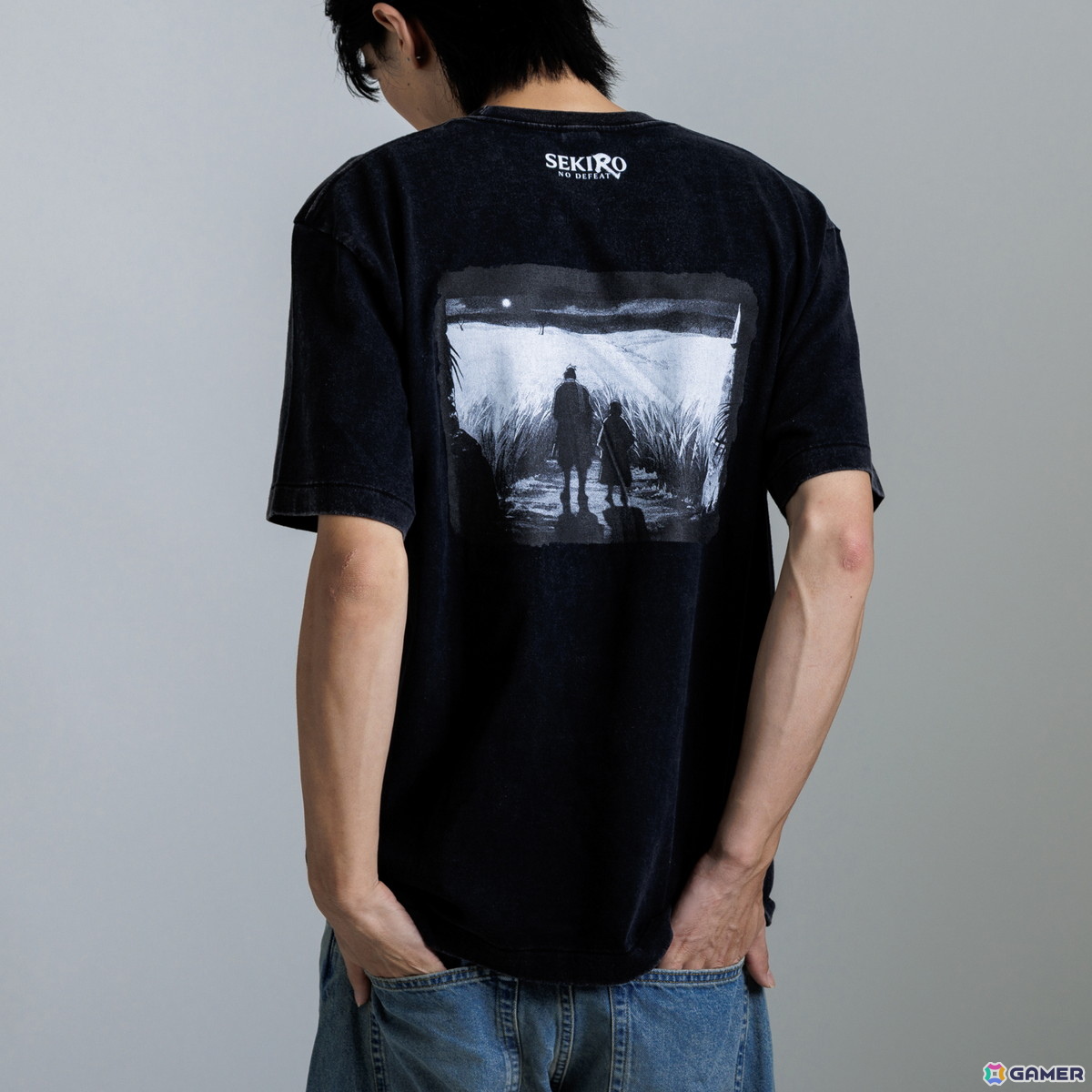 アニメ「SEKIRO: NO DEFEAT」コラボのTシャツ＆パーカーがSuperGroupiesより登場！狼や九郎、葦名弦一郎の印象的なシーンを活かしたデザインにの画像17