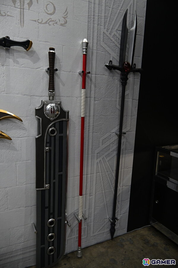 「空の軌跡 the 2nd」原寸大武器を持っての撮影が可能！エステルとヨシュアの公式コスプレイヤーの撮影タイムも【TGS2026】の画像24