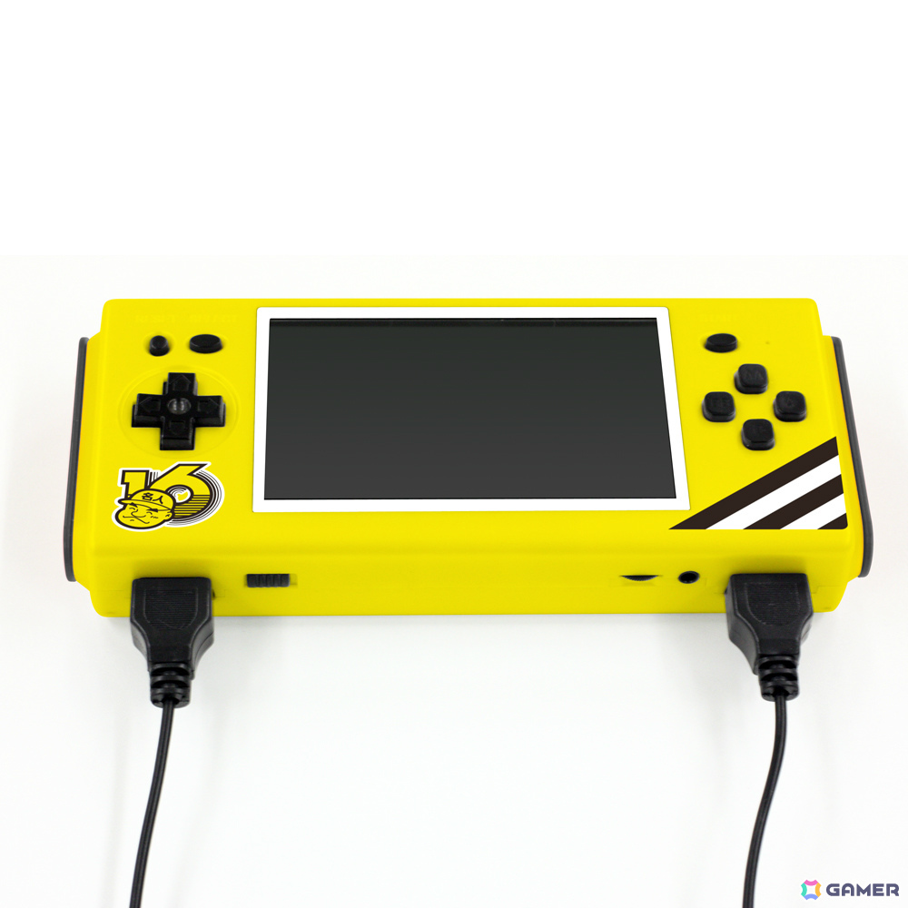 ポータブルFC用互換機「IPS 8ビットポケットHD V2」高橋名人バージョンの発売日が10月2日に決定！の画像