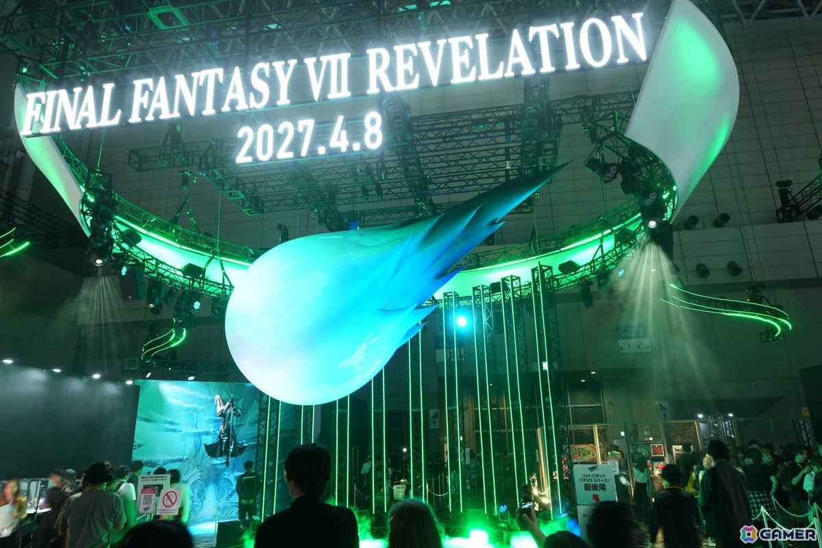 バスターソードやバイクに乗って「FFVII」の世界へ!スクウェア・エニックスブースの模様を紹介【TGS2026】の画像