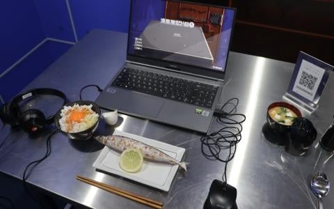 「満腹脱獄計画」プレイレポート＆インタビュー！最初の構想ではタイトルが「8番食事」だった！？料理に仕込まれた危険を見つけ出すお食事ゲーム【TGS2026】