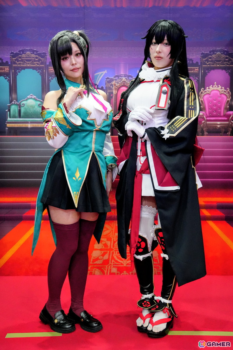 コックピットを彩るコスプレイヤーさんや豪華グッズが当たる巨大ガチャが登場!見どころ満載のDMM GAMESブースレポ【TGS2026】の画像