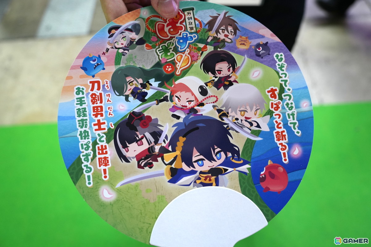 コックピットを彩るコスプレイヤーさんや豪華グッズが当たる巨大ガチャが登場!見どころ満載のDMM GAMESブースレポ【TGS2026】の画像
