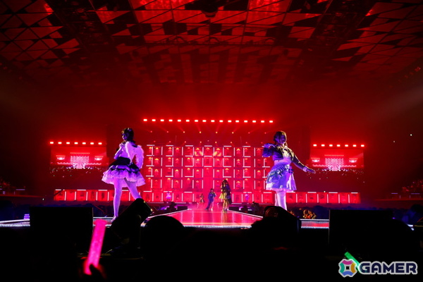 「シャニマスソロライブMSP」DAY1をレポート！ランウェイ上で新たなソロ楽曲をたっぷり披露、「My Songs Collection」衣装でのウォークも映えるの画像47