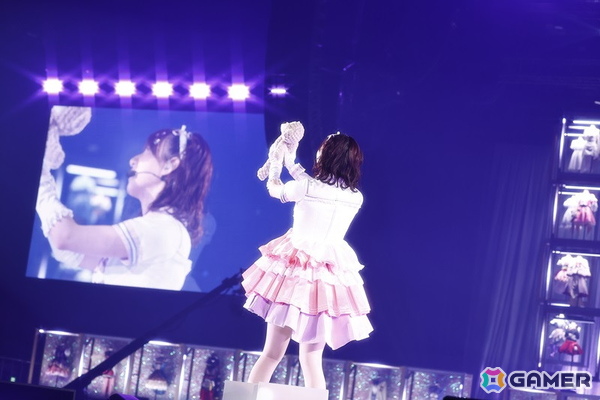 「シャニマスソロライブMSP」DAY2をレポート！アイドルごとのソロ曲を多彩な演出や仕掛けで表現、メドレー含む全30曲（実質42曲）をランウェイ上で届けたの画像109