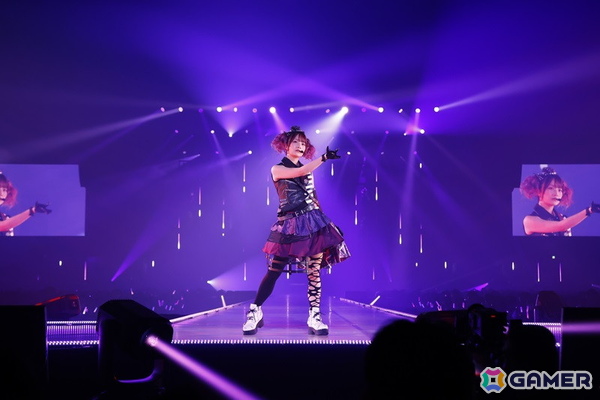 「シャニマスソロライブMSP」DAY2をレポート！アイドルごとのソロ曲を多彩な演出や仕掛けで表現、メドレー含む全30曲（実質42曲）をランウェイ上で届けたの画像17