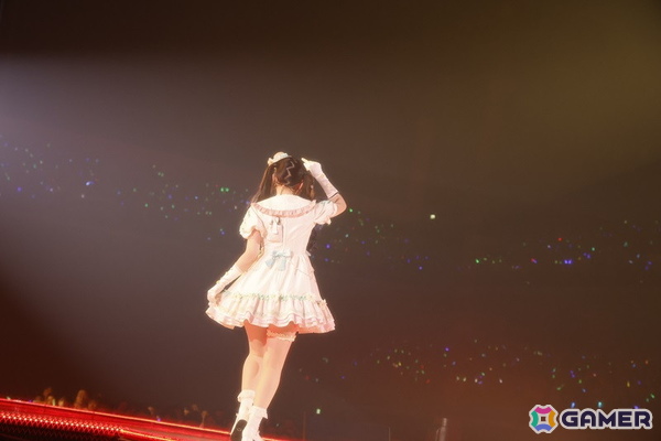 「シャニマスソロライブMSP」DAY2をレポート！アイドルごとのソロ曲を多彩な演出や仕掛けで表現、メドレー含む全30曲（実質42曲）をランウェイ上で届けたの画像2