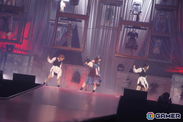 「シャニマスソロライブMSP」DAY2をレポート！アイドルごとのソロ曲を多彩な演出や仕掛けで表現、メドレー含む全30曲（実質42曲）をランウェイ上で届けたの画像20