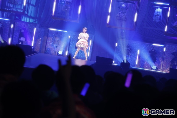 「シャニマスソロライブMSP」DAY2をレポート!アイドルごとのソロ曲を多彩な演出や仕掛けで表現、メドレー含む全30曲(実質42曲)をランウェイ上で届けたの画像