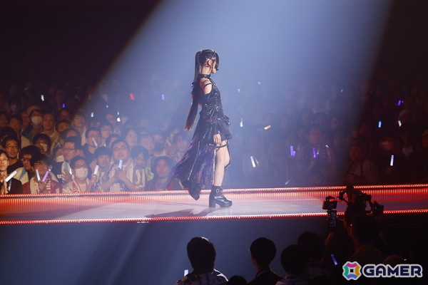 「シャニマスソロライブMSP」DAY2をレポート！アイドルごとのソロ曲を多彩な演出や仕掛けで表現、メドレー含む全30曲（実質42曲）をランウェイ上で届けたの画像3