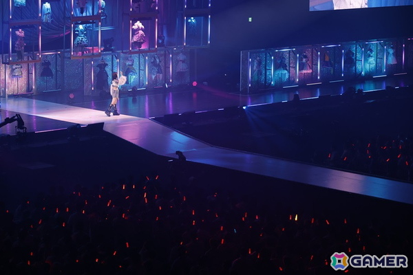 「シャニマスソロライブMSP」DAY2をレポート!アイドルごとのソロ曲を多彩な演出や仕掛けで表現、メドレー含む全30曲(実質42曲)をランウェイ上で届けたの画像