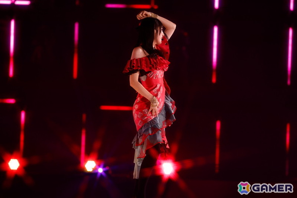 「シャニマスソロライブMSP」DAY2をレポート！アイドルごとのソロ曲を多彩な演出や仕掛けで表現、メドレー含む全30曲（実質42曲）をランウェイ上で届けたの画像47