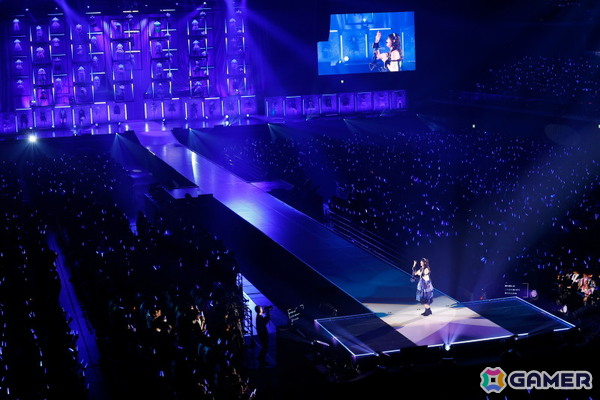 「シャニマスソロライブMSP」DAY2をレポート!アイドルごとのソロ曲を多彩な演出や仕掛けで表現、メドレー含む全30曲(実質42曲)をランウェイ上で届けたの画像