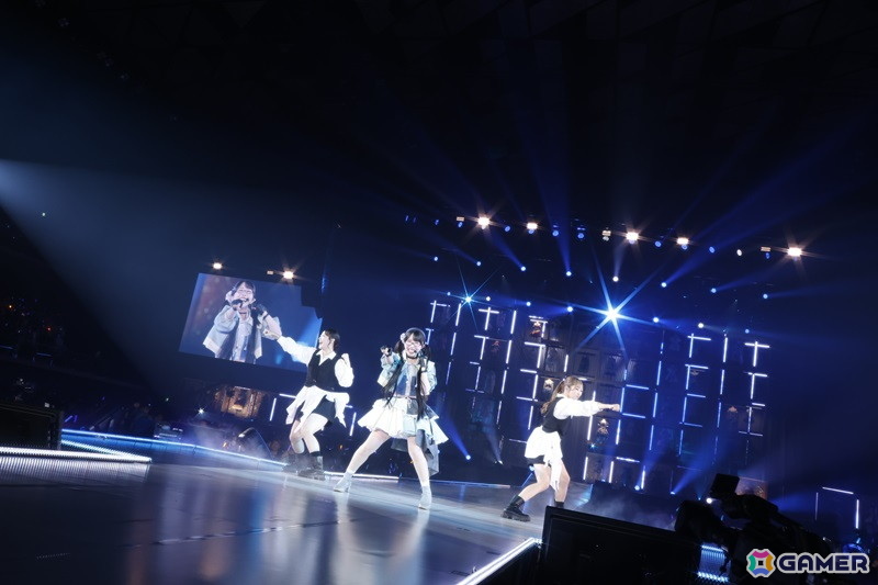「シャニマスソロライブMSP」DAY2をレポート!アイドルごとのソロ曲を多彩な演出や仕掛けで表現、メドレー含む全30曲(実質42曲)をランウェイ上で届けたの画像