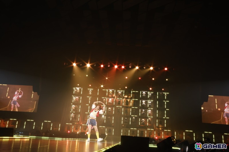 「シャニマスソロライブMSP」DAY2をレポート!アイドルごとのソロ曲を多彩な演出や仕掛けで表現、メドレー含む全30曲(実質42曲)をランウェイ上で届けたの画像