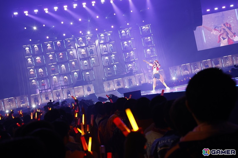 「シャニマスソロライブMSP」DAY2をレポート!アイドルごとのソロ曲を多彩な演出や仕掛けで表現、メドレー含む全30曲(実質42曲)をランウェイ上で届けたの画像