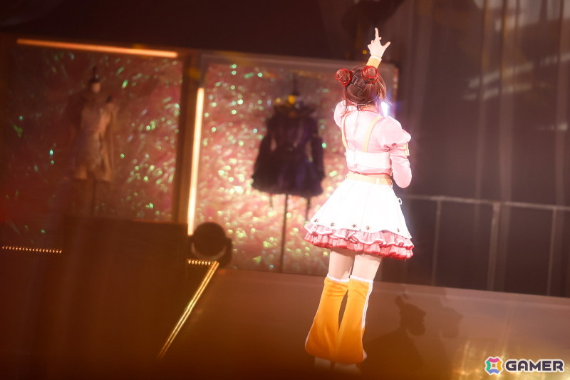 「シャニマスソロライブMSP」DAY2をレポート!アイドルごとのソロ曲を多彩な演出や仕掛けで表現、メドレー含む全30曲(実質42曲)をランウェイ上で届けたの画像