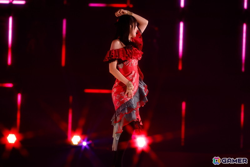 「シャニマスソロライブMSP」DAY2をレポート!アイドルごとのソロ曲を多彩な演出や仕掛けで表現、メドレー含む全30曲(実質42曲)をランウェイ上で届けたの画像