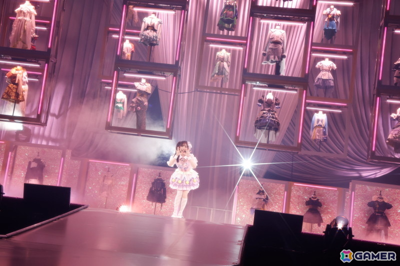「シャニマスソロライブMSP」DAY2をレポート!アイドルごとのソロ曲を多彩な演出や仕掛けで表現、メドレー含む全30曲(実質42曲)をランウェイ上で届けたの画像