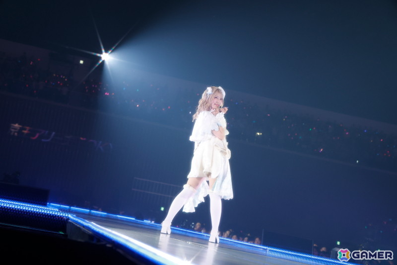 「シャニマスソロライブMSP」DAY2をレポート!アイドルごとのソロ曲を多彩な演出や仕掛けで表現、メドレー含む全30曲(実質42曲)をランウェイ上で届けたの画像