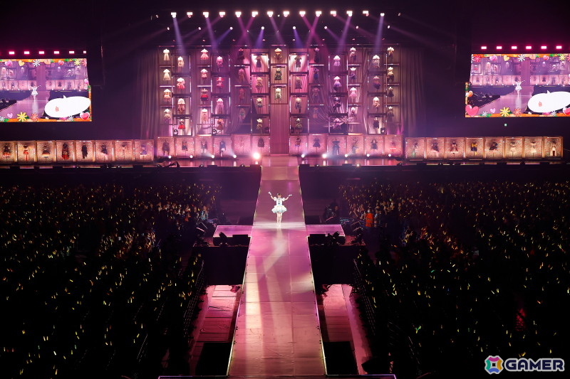 「シャニマスソロライブMSP」DAY2をレポート!アイドルごとのソロ曲を多彩な演出や仕掛けで表現、メドレー含む全30曲(実質42曲)をランウェイ上で届けたの画像