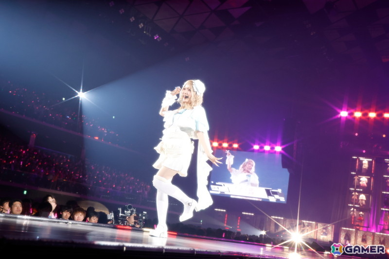 「シャニマスソロライブMSP」DAY2をレポート!アイドルごとのソロ曲を多彩な演出や仕掛けで表現、メドレー含む全30曲(実質42曲)をランウェイ上で届けたの画像