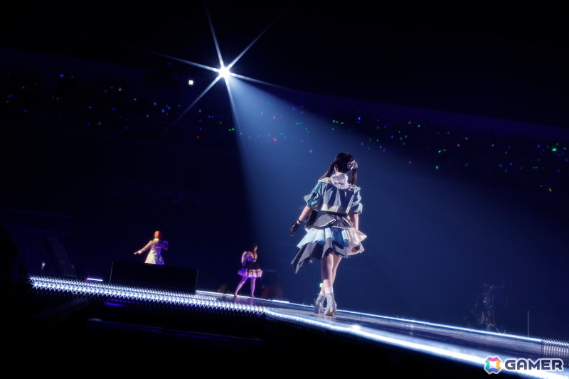 「シャニマスソロライブMSP」DAY2をレポート!アイドルごとのソロ曲を多彩な演出や仕掛けで表現、メドレー含む全30曲(実質42曲)をランウェイ上で届けたの画像