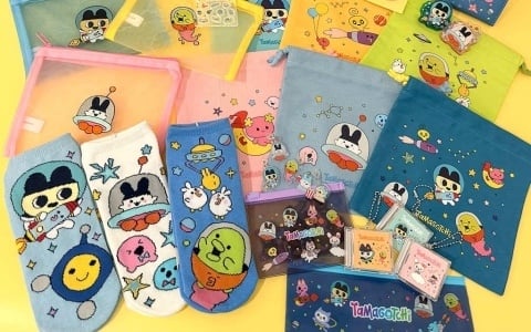 「たまごっち」とサンキューマートのコラボ雑貨が10月下旬より順次発売！宇宙モチーフのランチボックスなどが全品390円（税込429円）