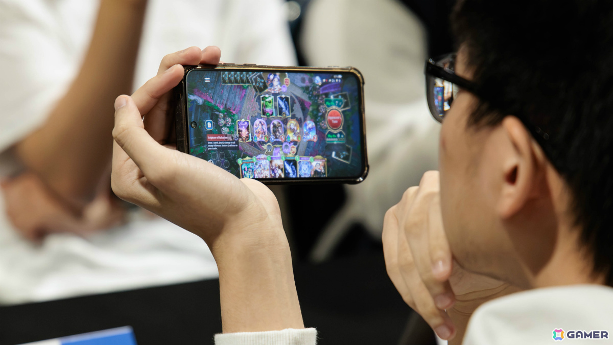 「シャドバWB」シンガポール初開催となった国際大会でChappy選手が優勝!賞金30,000米ドルと世界大会への切符を獲得の画像